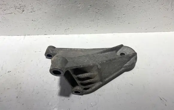 Volvo S70 V70 V70 XC Engine mounting bracket 1397889 334027