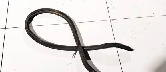Volkswagen Golf IV Rubber seal front coupe door 