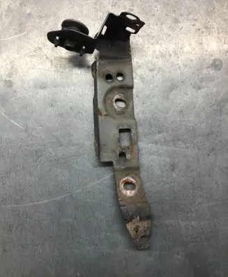 Audi A4 S4 B9 Fender mounting bracket 8W0821092