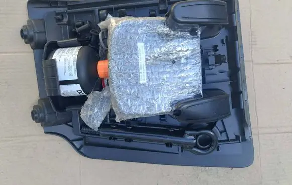 Renault Twingo III Tire air pump compressor 75008PAB 745L67567B