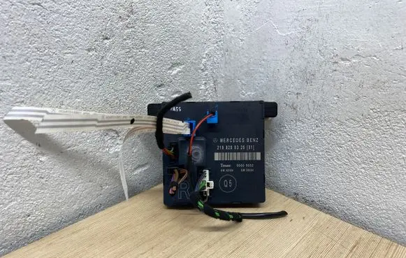 Mercedes-Benz CLS C219 Door control unit/module 2198200326 00005032