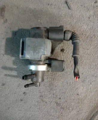 Audi A4 S4 B6 8E 8H Turbo solenoid valve 8E0906628