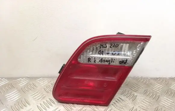 Mercedes-Benz E W210 Tailgate rear/tail lights A2108203864