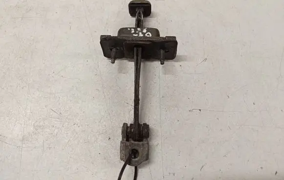 Ford Focus Front door check strap stopper