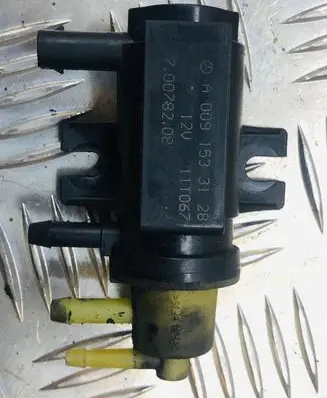 Mercedes-Benz E W212 Turbo solenoid valve A0091533128