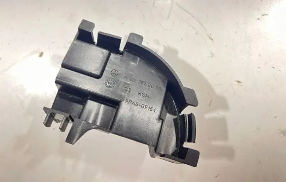 Mercedes-Benz E W212 Other trunk/boot trim element A2127570008