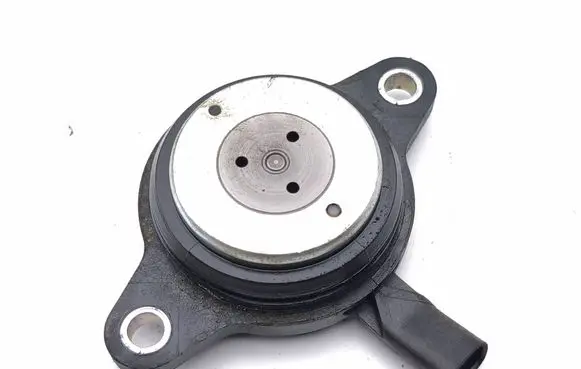 Audi A3 8Y Camshaft vanos timing valve 05C906423E