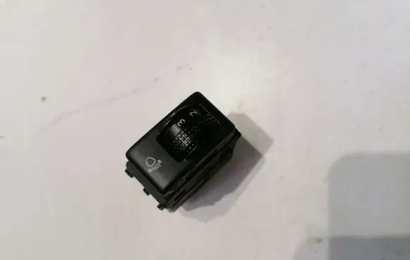 Renault Koleos I Tailgate/trunk/boot open switch 