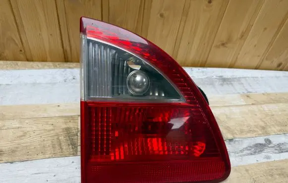 Ford Galaxy Tailgate rear/tail lights 7M3945257A