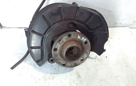 Volkswagen Touran I Front wheel hub spindle knuckle