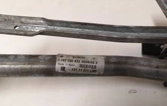 Opel Astra H Front wiper linkage and motor 0390241538