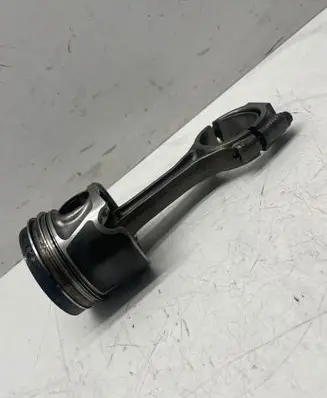 Volkswagen PASSAT B6 Piston with connecting rod 