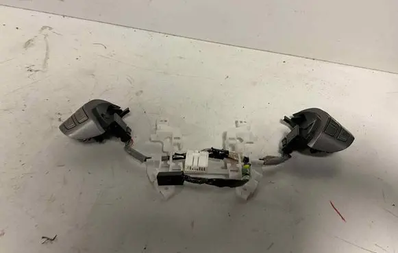 Honda FR-V Steering wheel buttons/switches 