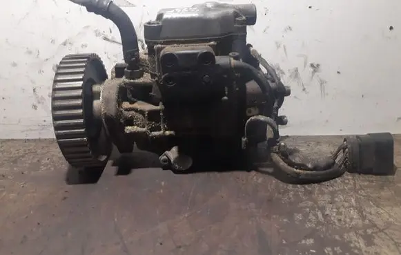 Audi A3 S3 8P Fuel injection high pressure pump 0460404977