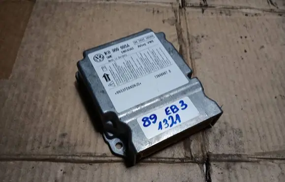 Volkswagen Golf V Airbag control unit/module 1K0909605A 5WK43411 04H022S0500