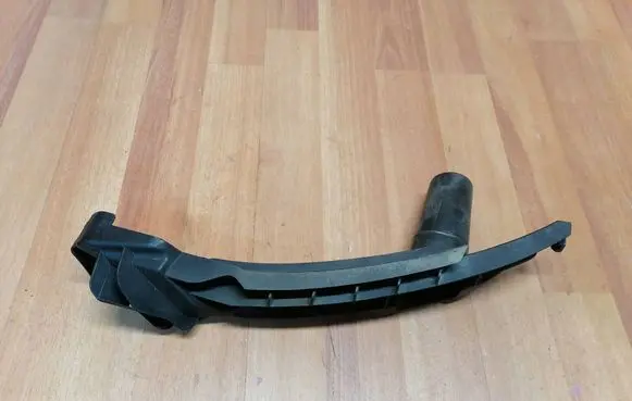 Front bumper mounting bracket