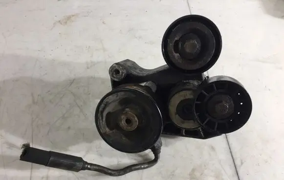 Iveco Daily 30.8 - 9 Power steering pump 7612955117 504046460 7S12955117
