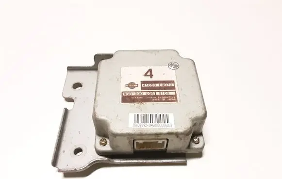Nissan X-Trail T30 Torque split ecu control unit/module 41650EQ070 A68000U06 16408392