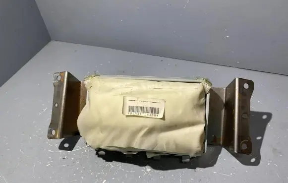 Mazda 3 I Passenger airbag DZH51AJFBJV