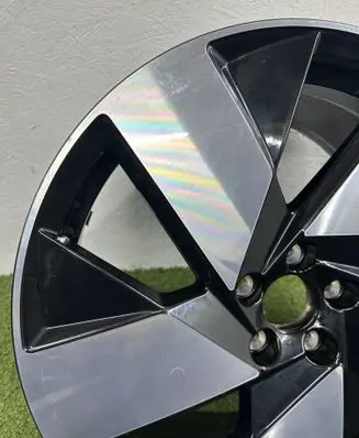 Volvo XC40 R20 alloy rim 32143630