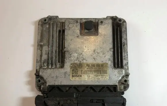 Volkswagen PASSAT B6 Engine control unit/module 06F906056AM 0261S02132