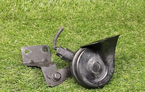 Hyundai Santa Fe Horn signal 966204Z210