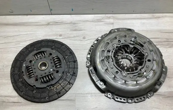 Toyota Hilux VIII Clutch set kit 812100k360