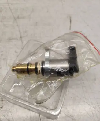 Volkswagen Touran I Air conditioning (A/C) expansion valve 2SD02 SANDEN