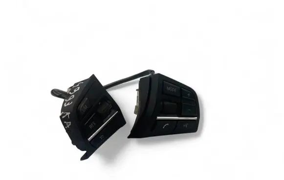 Steering wheel buttons/switches