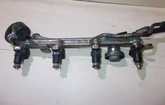 Honda Civic Fuel main line pipe