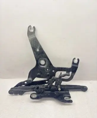 Engine bonnet/hood hinges