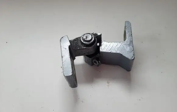 Volkswagen Tiguan Rear door upper hinge