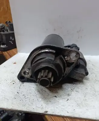 Volkswagen Golf V Starter motor 1005831511