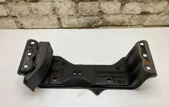 Dodge Durango Gearbox mounting bracket