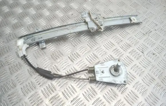 Rear door manual window regulator