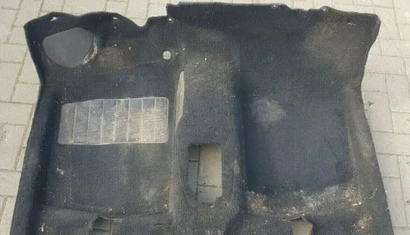 Volkswagen Golf I Front floor carpet liner 171