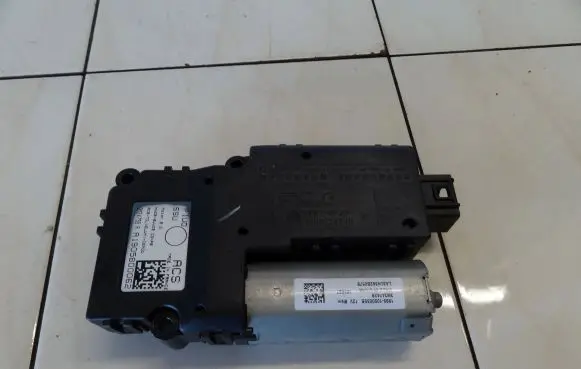 Opel Grandland X Sunroof motor/actuator 1999-1050035B