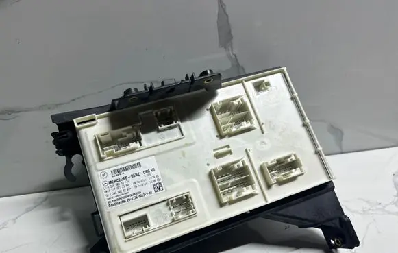 Mercedes-Benz A W176 SAM control unit A2469009413