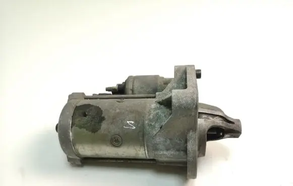 Ford Focus Starter motor AV6N11000GB