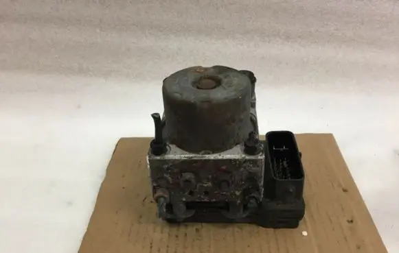 Mitsubishi Outlander ABS Pump MB44WDE3Y041 D6033Y0433102
