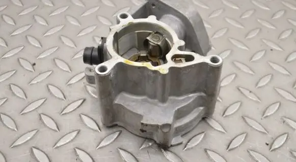 Audi A4 S4 B9 8W Vacuum pump 06K145100AE