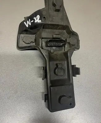 Volkswagen Touran I Tail light bulb cover holder 1T0945257D