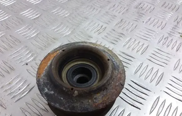 Volkswagen Golf IV Front upper strut mount 