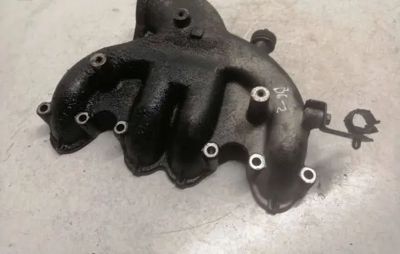 Audi A4 S4 B6 8E 8H Intake manifold 038129713A