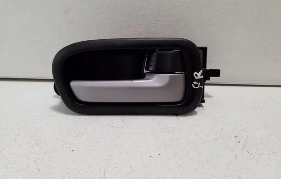 Suzuki Grand Vitara II Front door interior handle