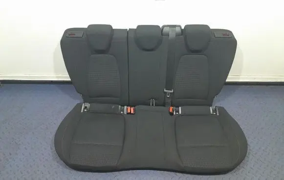 Ford Focus Second row seats 