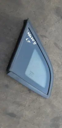 Renault Megane III Rear side window 2010R