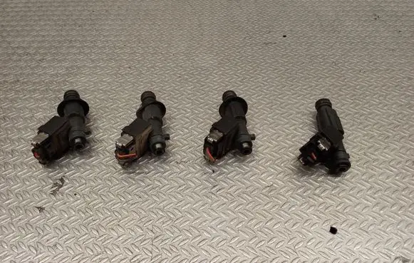 Volkswagen Polo III 6N 6N2 6NF Fuel injectors set 0280155919 030906031J
