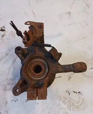 Renault Master II Front wheel hub
