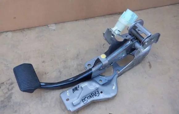Ford Escape IV Brake pedal LX612D094KC